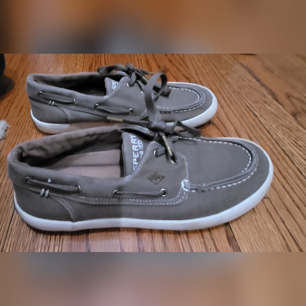 Sperry boat shoes